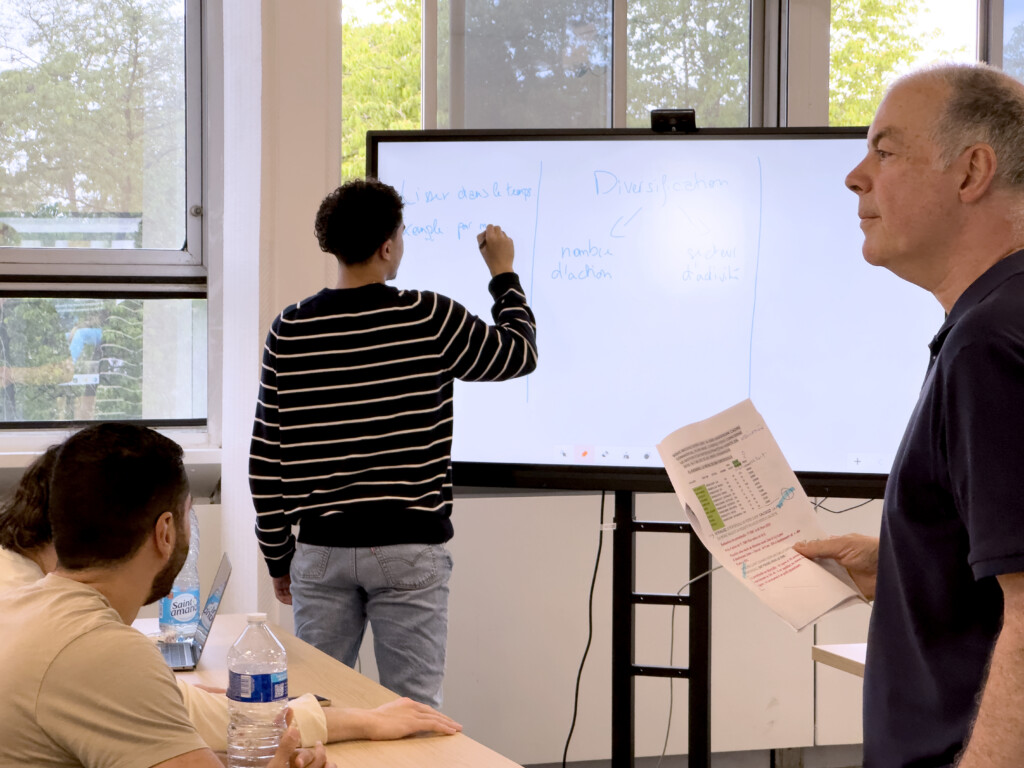 utilisation d'un tableau blanc interactif en lycée 